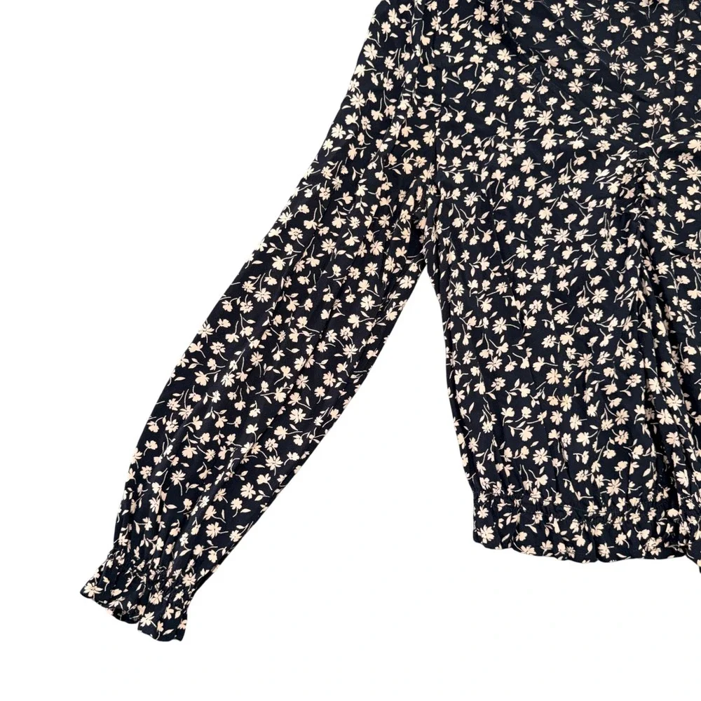 American Eagle Womens Small Black Floral Long Sleeve V-Neck Elastic Hem Blouse - Picture 4 of 9